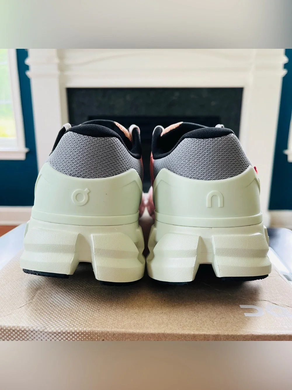 On Cloudflyer 4 Women's Sneakers Running Shoes Peach Aloe 71.98669 - Picture 5 of 6